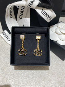 Chanel schwarz und weiß Emaille Quadrat Doppel C Ohrringe-3952